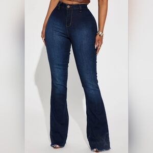 Womens High Waisted Flared Jean Size 9 NWOT
